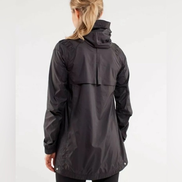 Lululemon Pack & Go Rain Lightweight Windbreaker Pullover Waterproof Jacket - Picture 2 of 15